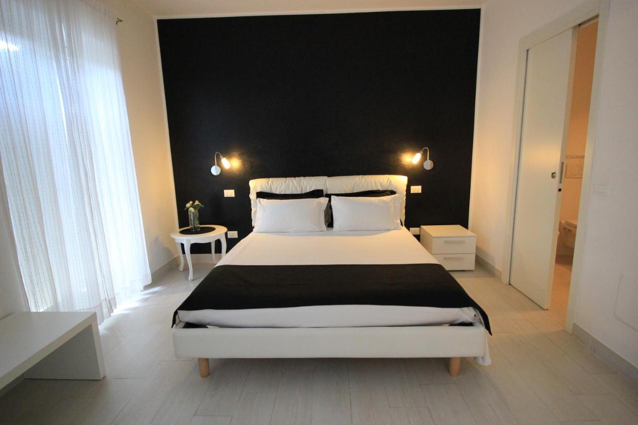 بسكييرا ديل غاردا Rooms Il Punto المظهر الخارجي الصورة